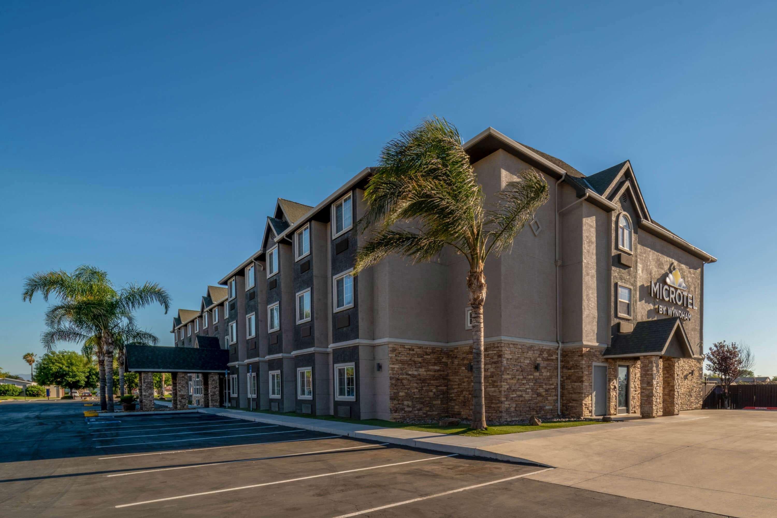 Microtel Inn & Suites By Wyndham Трейси Екстериор снимка